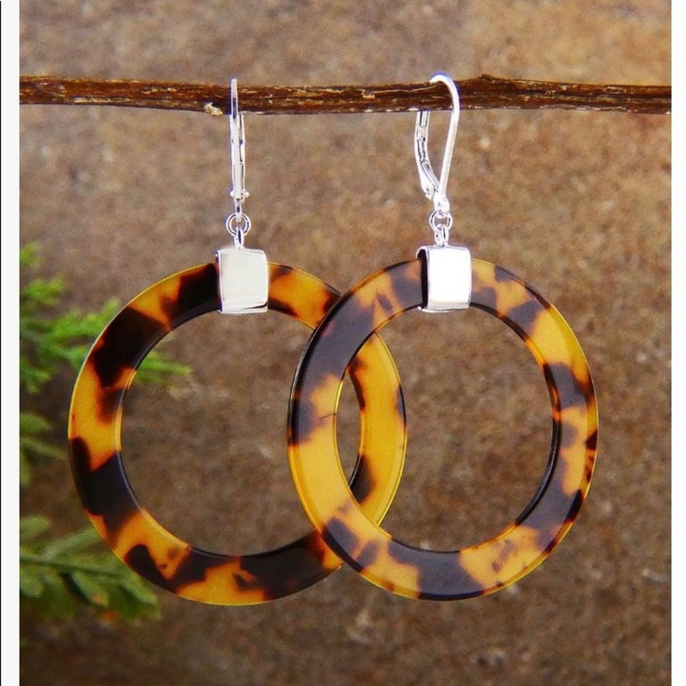 SALE ~VERA AND CO Sterling Silver and Tortoise Open Circle Drop Earrings NWT